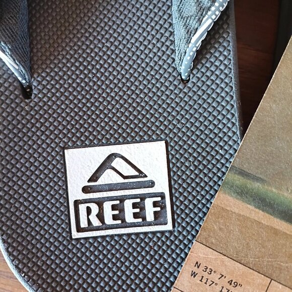Reef men’s Flip Flops Blue Plaid Thong Sandals size 8 NWT  Beach Casual - Picture 5 of 7